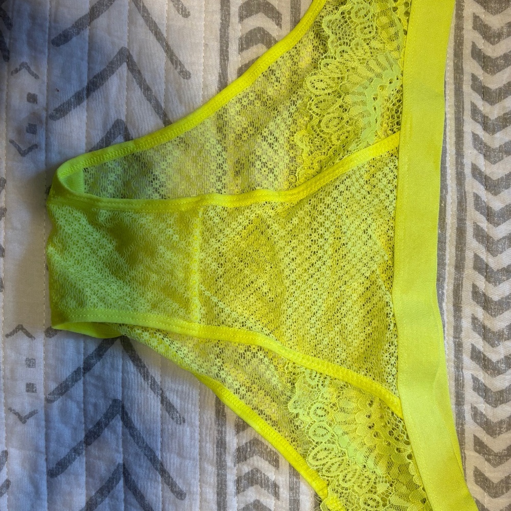 Knotty knickers bottom